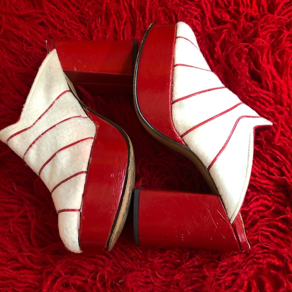 1970s red and white patent leather platforms mules heels candy cane size 7